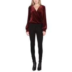 Brand new ✨ Black Tape 👩 Women's High-Rise Relaxed Bootcut 👖 Jeans Medium Light Wash ❤️